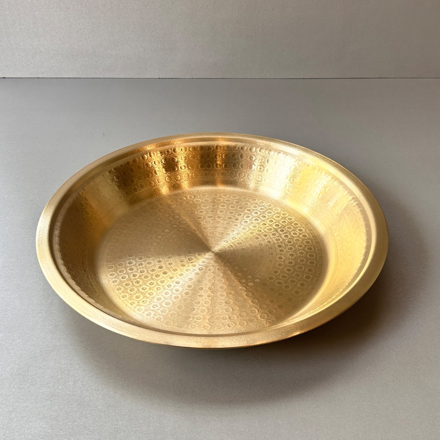Paramparagat Upyogita Chaitanya Brass Paraat 16"