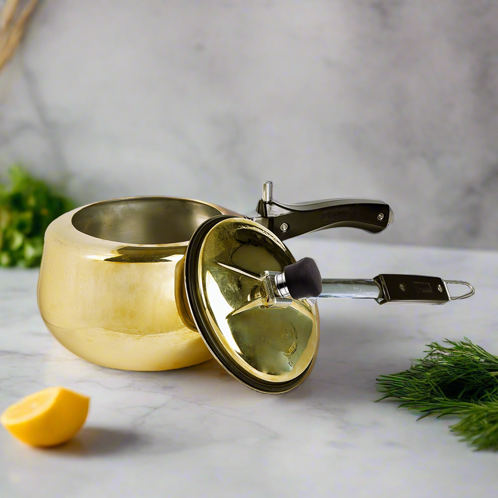Brass Pressure Cooker 5 Liters Paramparagat Upyogita Param Upyog