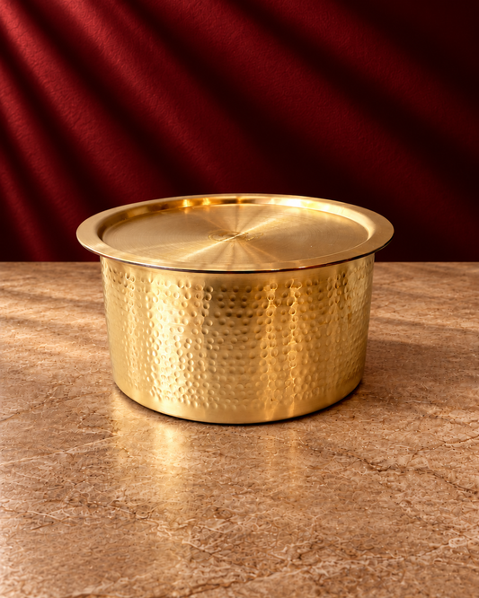 Paramparagat Upyogita Sparsh Hammered Brass Bhagona with Lid and Kalai – 5.5 Liters