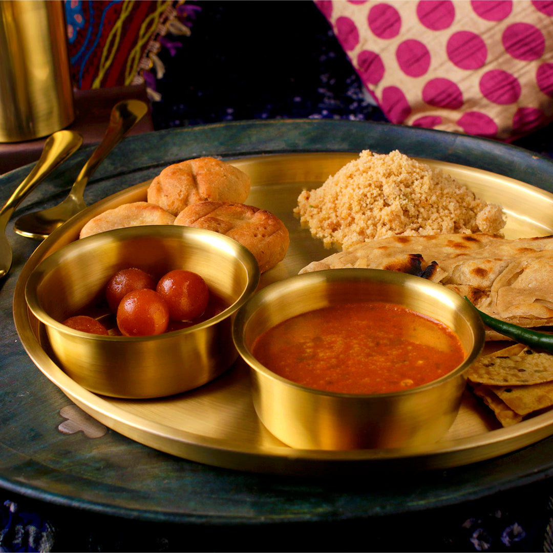 परम्परागत उपयोगिता स्वर्ण महारानी 13" शुद्ध पीतल डिनर सेट