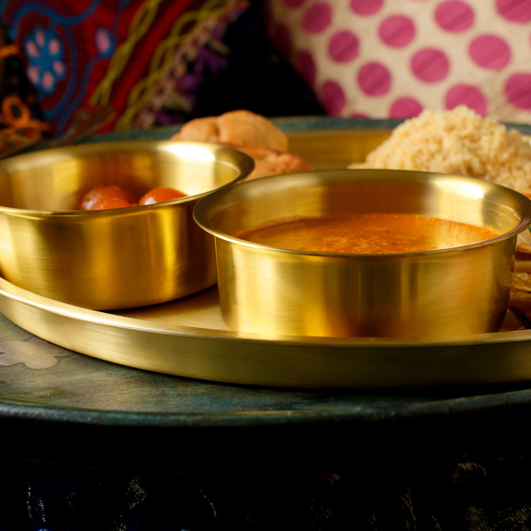 परम्परागत उपयोगिता स्वर्ण महारानी 13" शुद्ध पीतल डिनर सेट