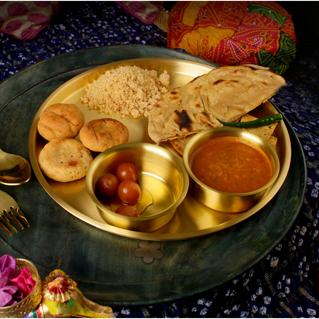 परम्परागत उपयोगिता स्वर्ण महारानी 13" शुद्ध पीतल डिनर सेट