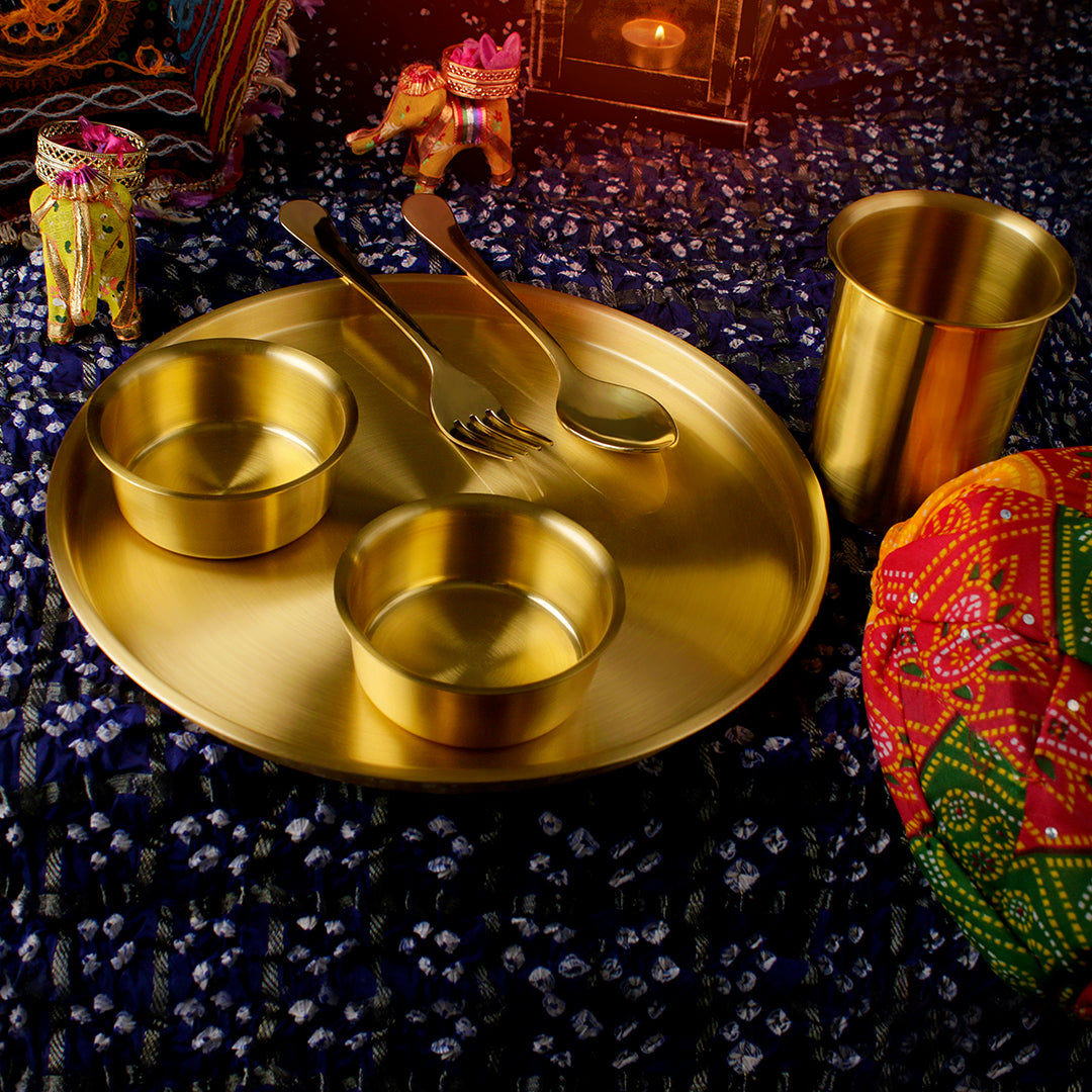 परम्परागत उपयोगिता स्वर्ण महारानी 13" शुद्ध पीतल डिनर सेट
